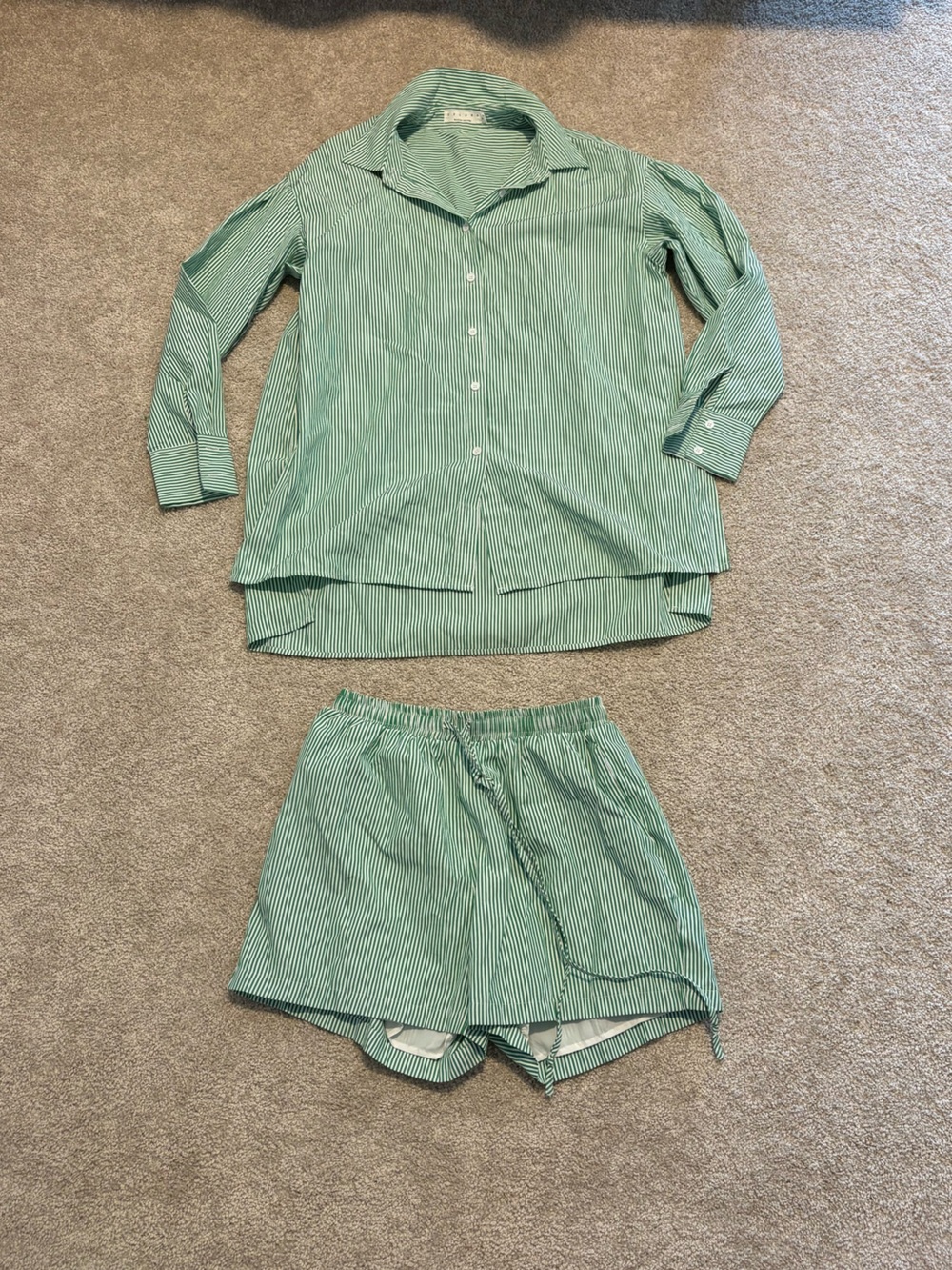 Women’s Summer 2 Piece Set Green Striped Button Down & Shorts Small